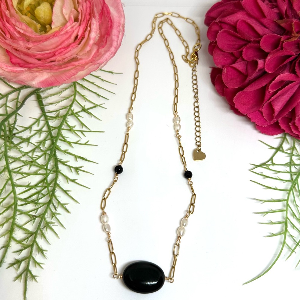 NEW⚜️Onyx & Freshwater Pearl Beaded Necklace
